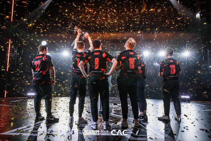 包含FaZeClan夺下首局Bo5，NiKo狙击手段夺目的词条