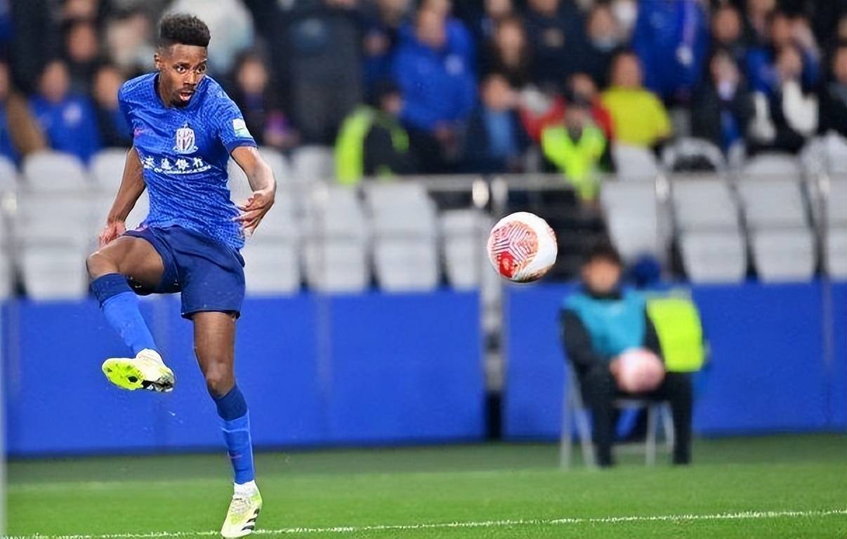 申花战绩低迷，球队整体实力需调整