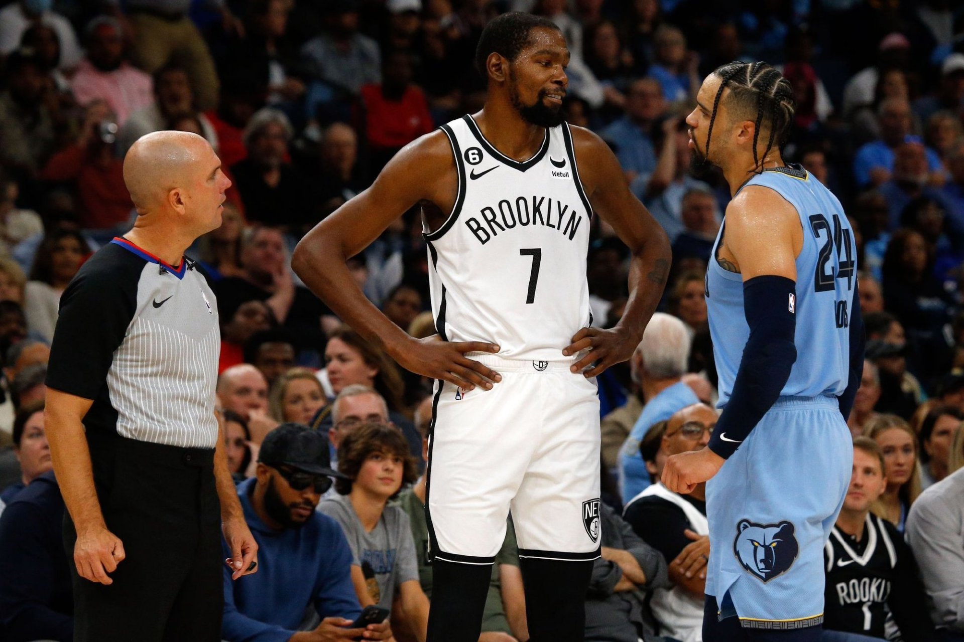 篮网客场惊险胜出，杜兰特表现抢眼