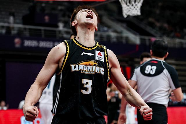 包含吉林男篮反超对手，成功锁定季后赛资格的词条