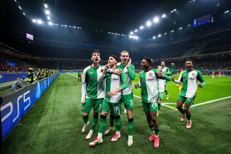 包含荷甲夺冠劲旅:明年或有巨变的词条 包含荷甲夺冠劲旅:明年或有巨变的词条