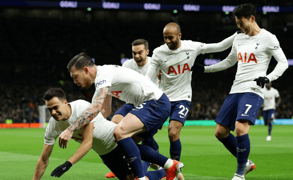 托特纳姆热刺大比分战胜强敌