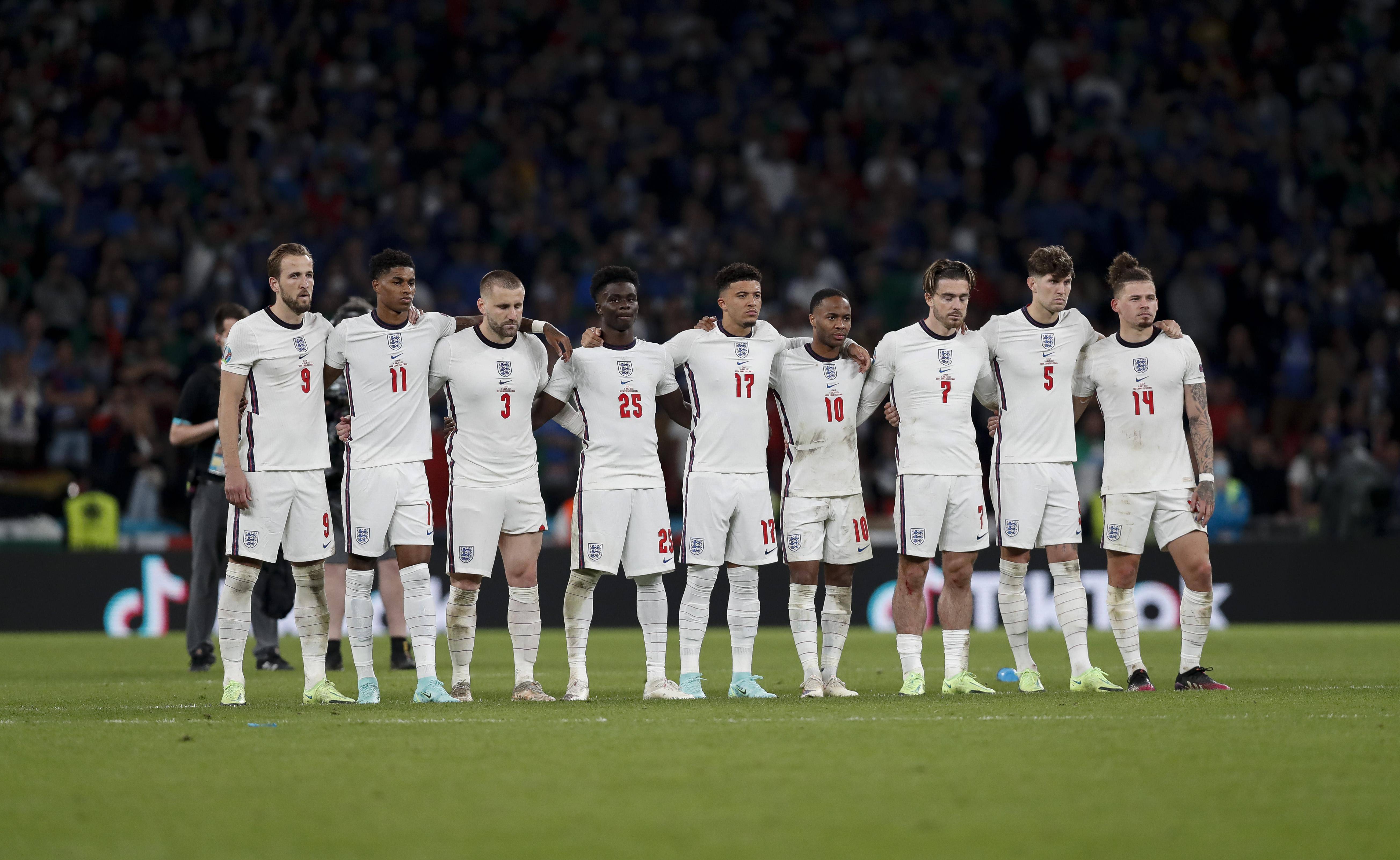 英格兰在世界杯中不敌意大利，热议不断