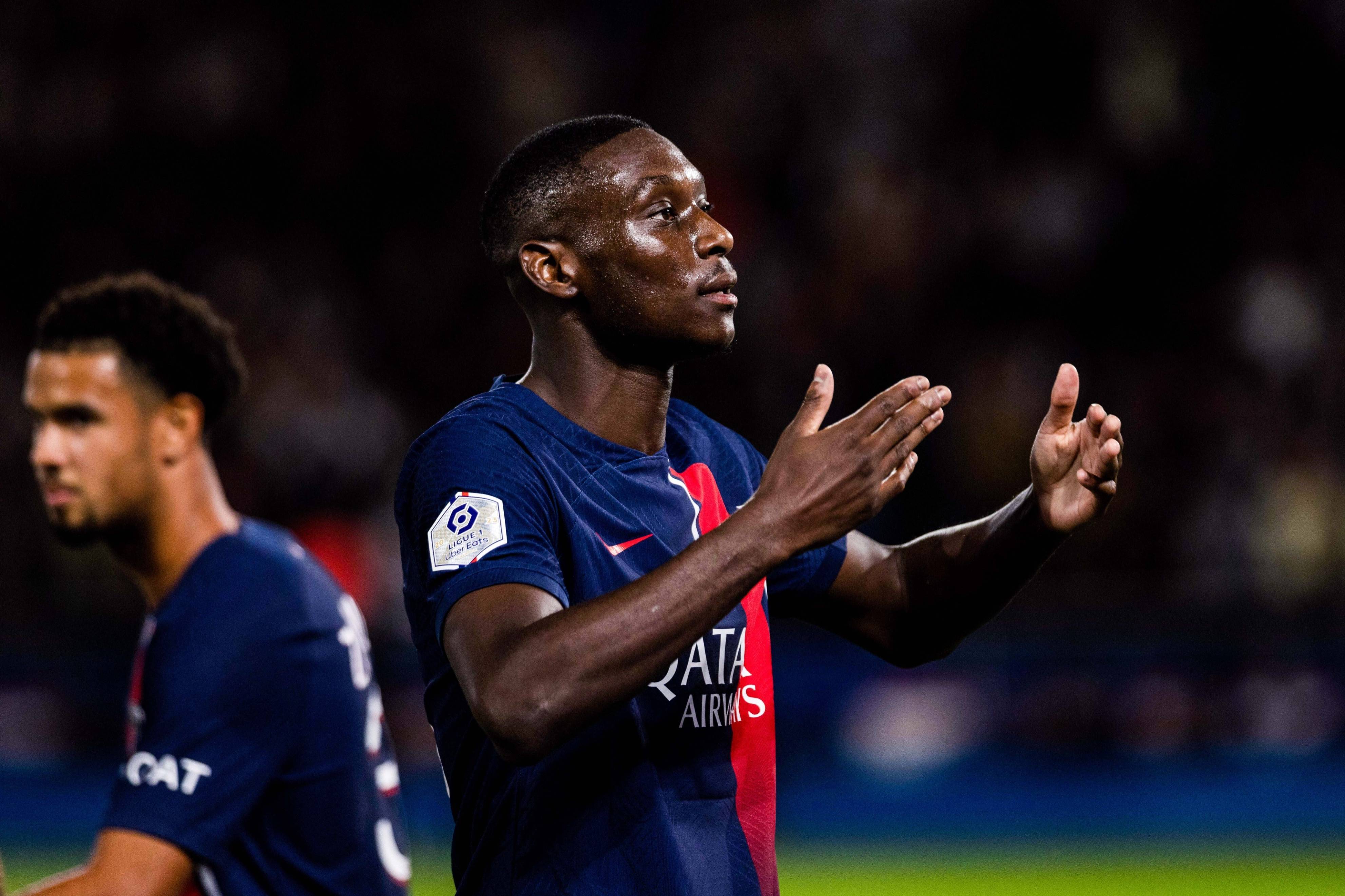 法国足球名宿回归赛场，引起热烈关注