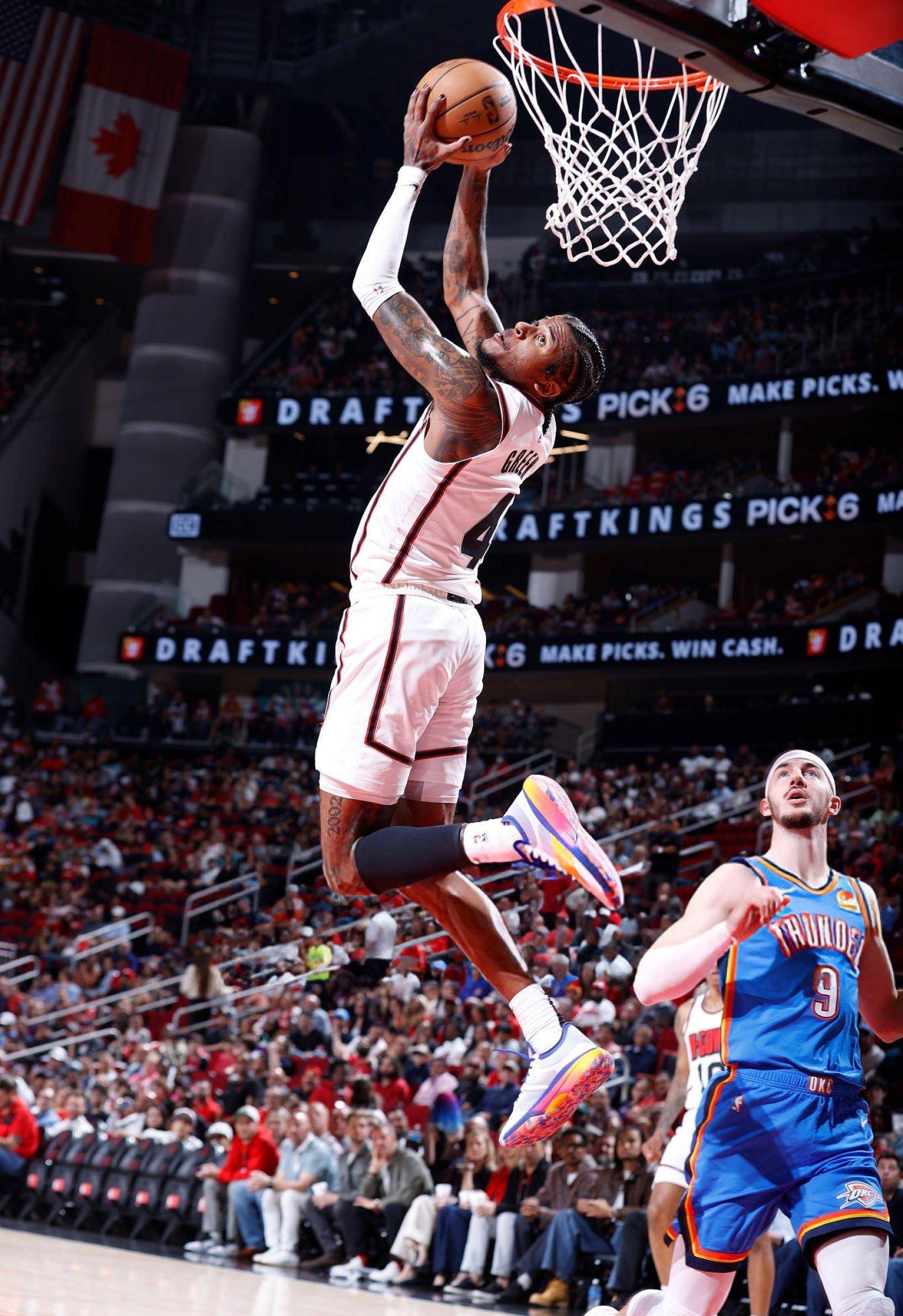 火箭大胜篮网，摆脱连败