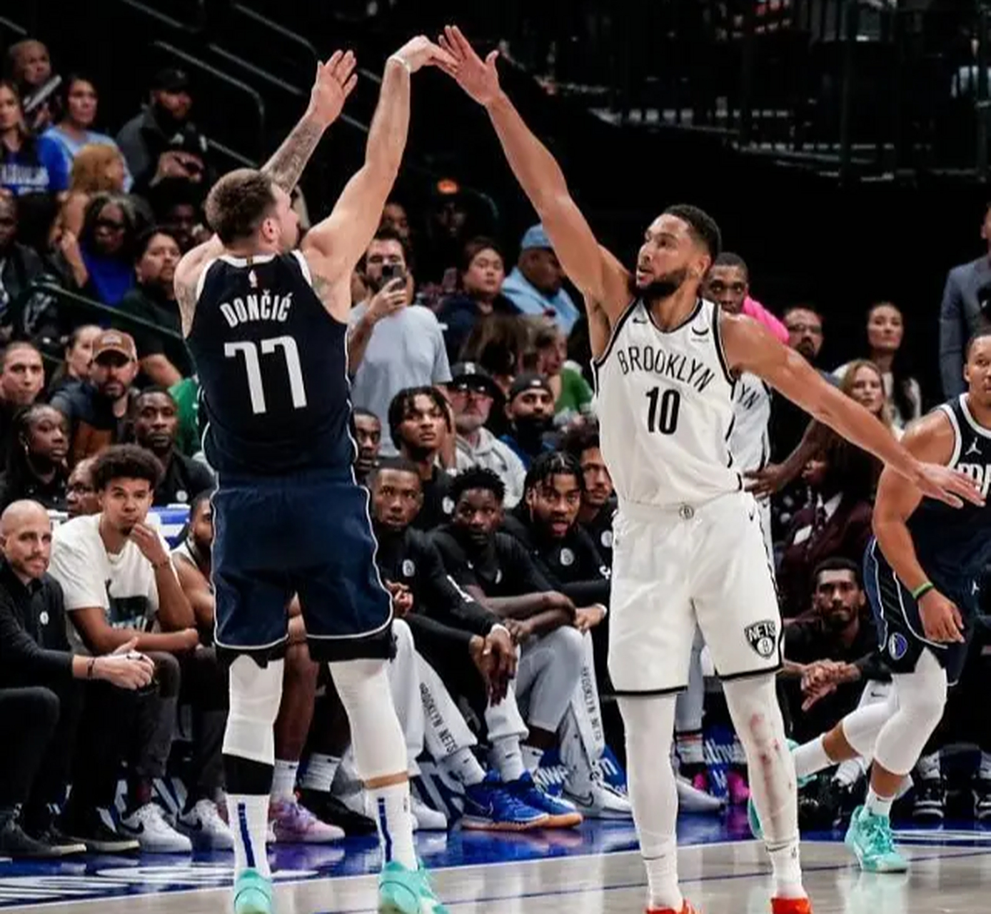 独行侠击败篮网,东契奇表现抢眼 独行侠击败篮网,东契奇表现抢眼