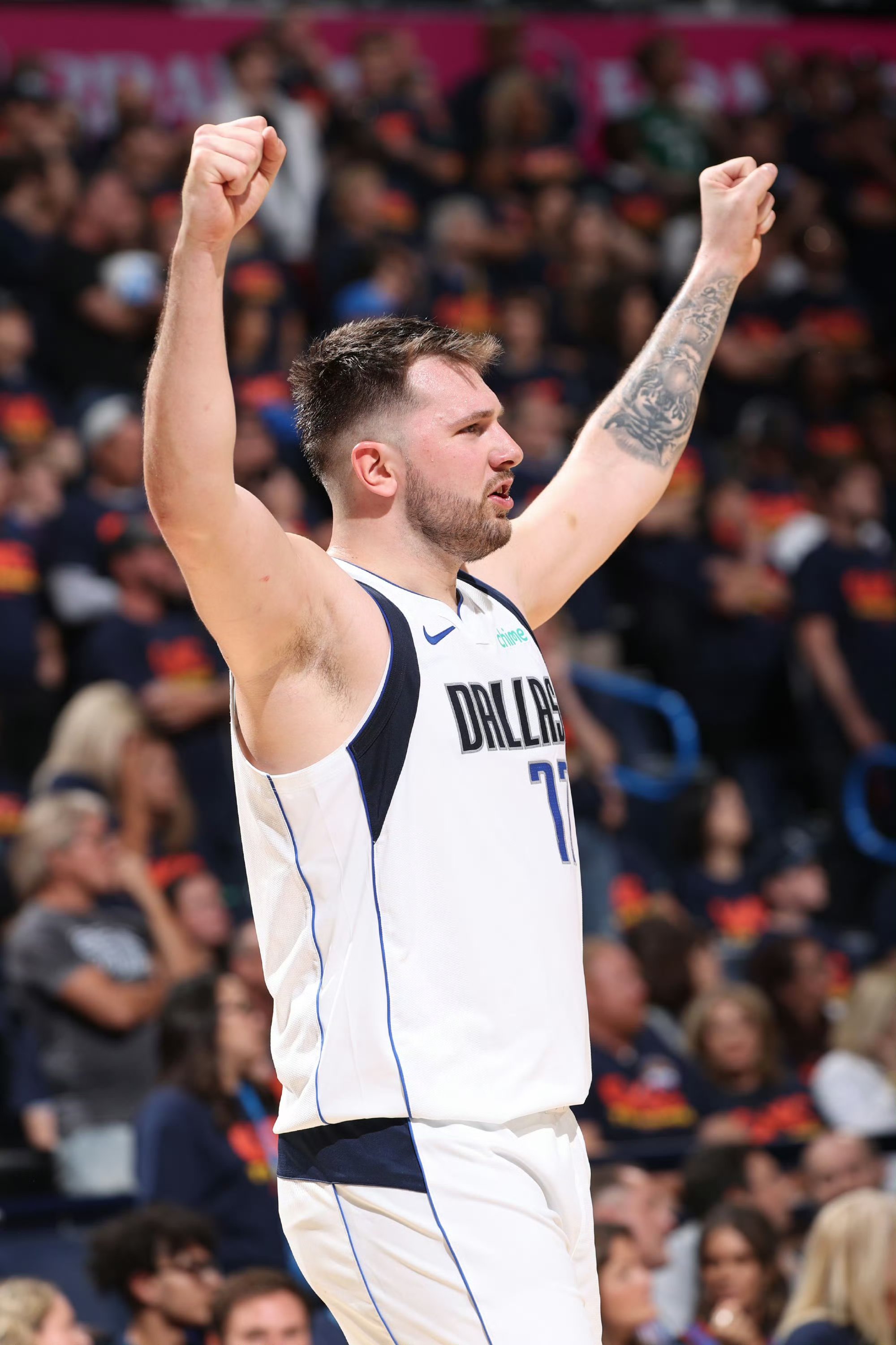 独行侠击败篮网,东契奇表现抢眼 独行侠击败篮网,东契奇表现抢眼