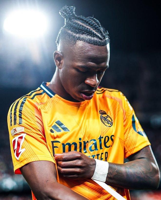 关于AC米兰逆转乌拉圭,萨拉赫高光表现的信息 关于AC米兰逆转乌拉圭,萨拉赫高光表现的信息