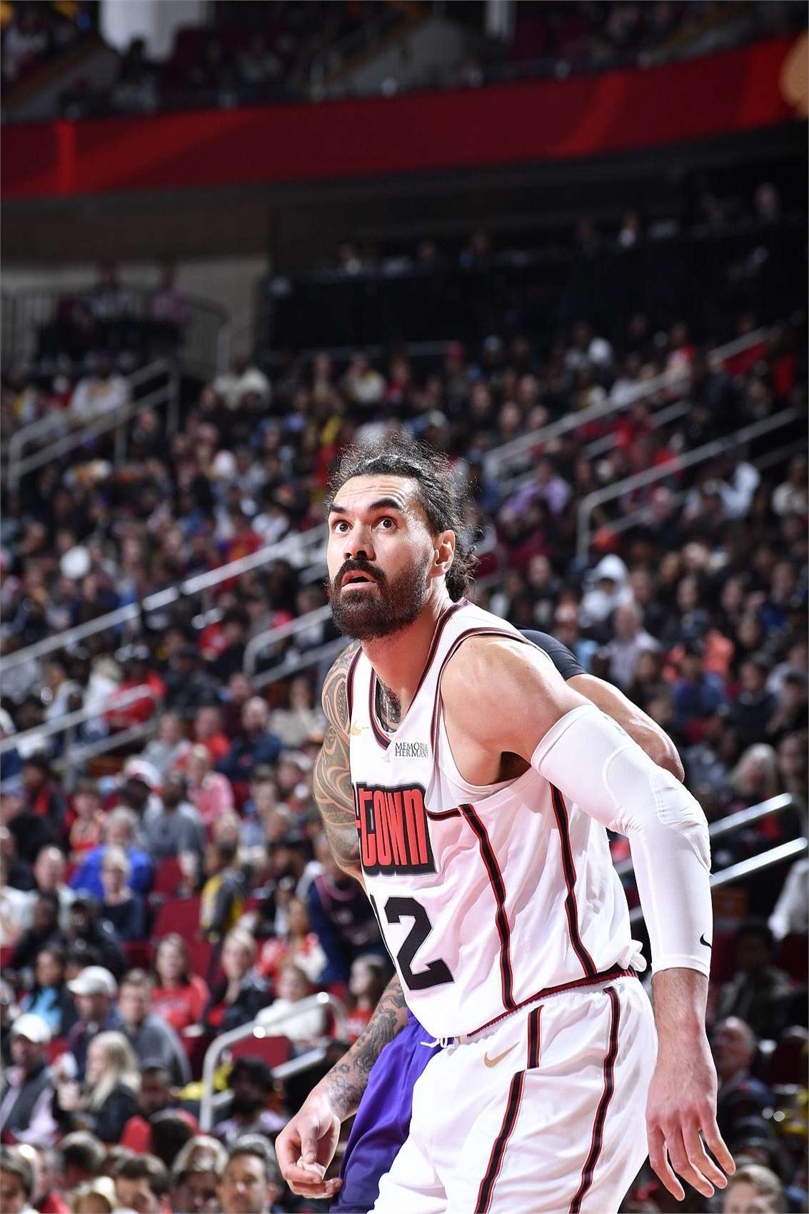 老鹰主场大胜开拓者王者归来的简单介绍