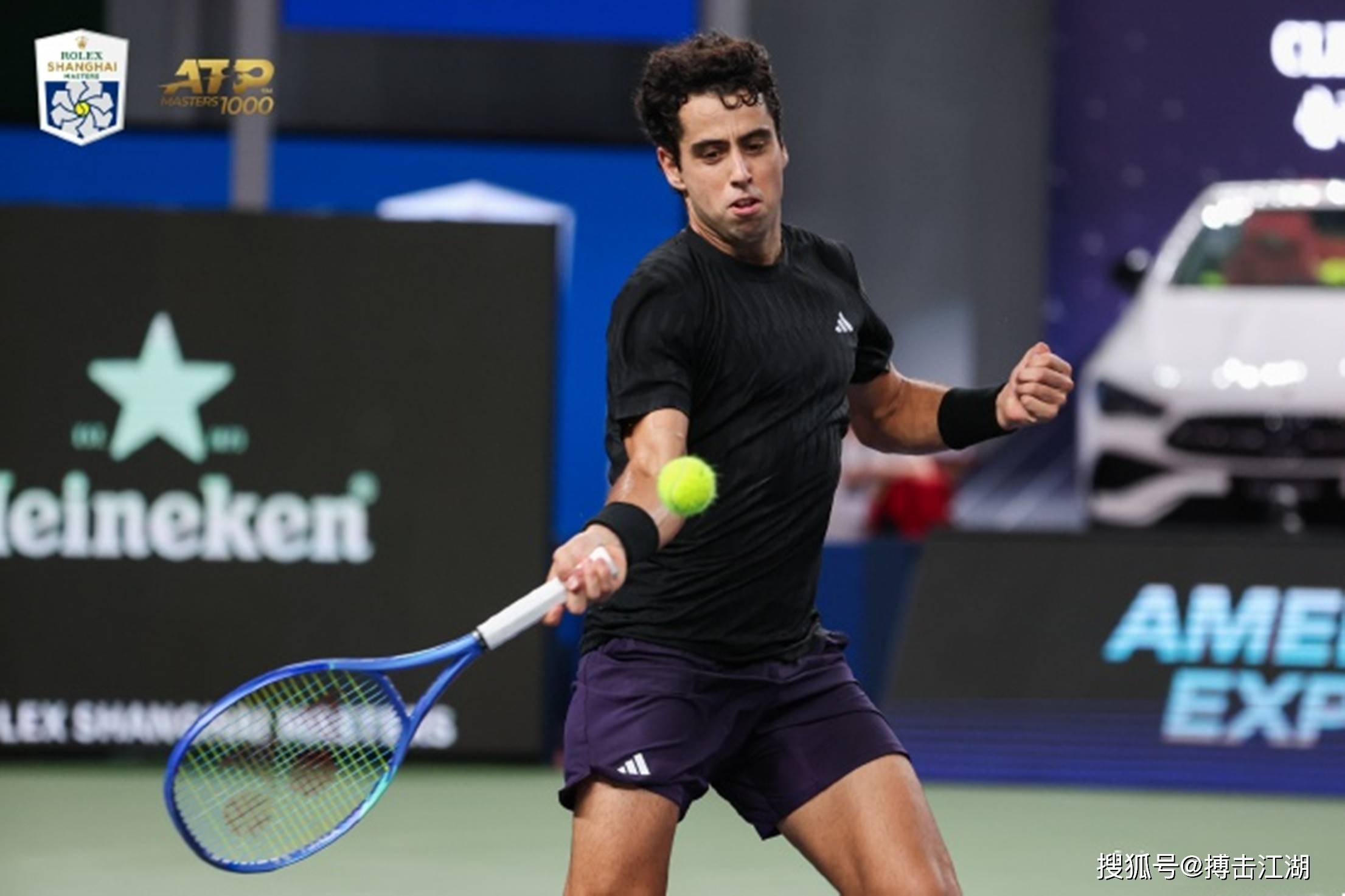 英国网球队鏖战意大利网球队，德约科维奇统治全场的简单介绍