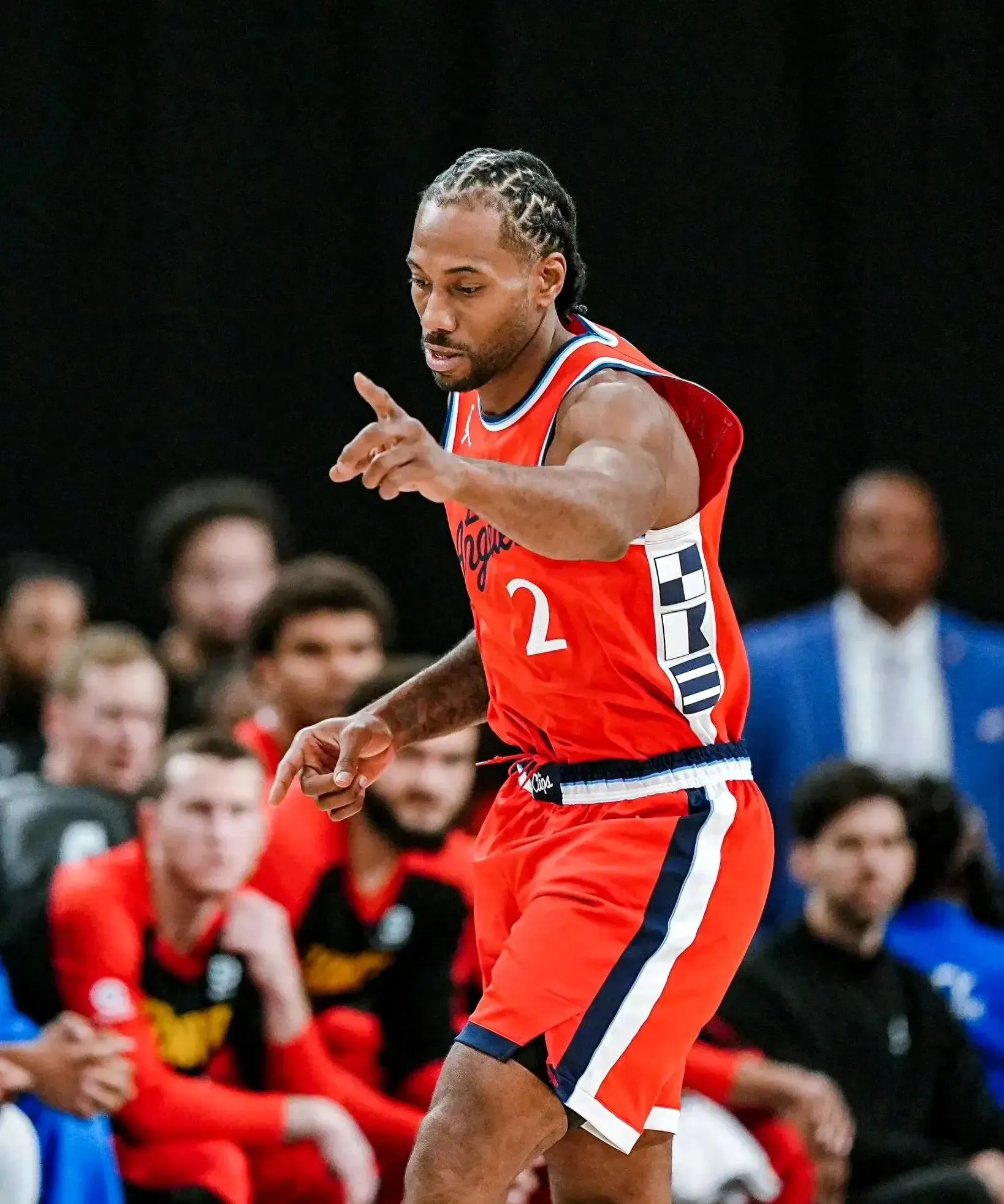 马刺队主控伦纳德迟迟复出未定,球队战绩岌岌可危 马刺队主控伦纳德迟迟复出未定,球队战绩岌岌可危