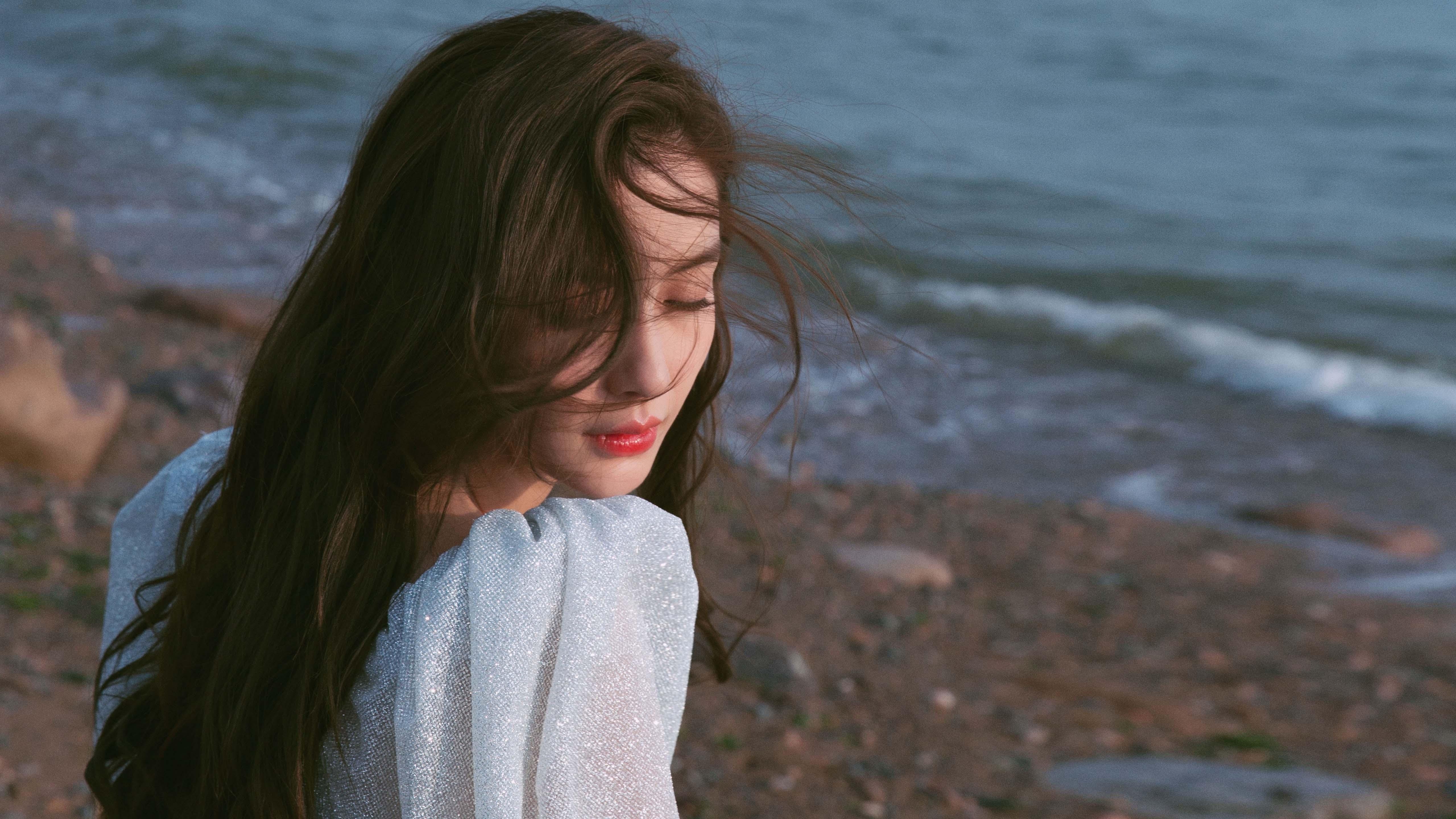 双线战役，F1揭幕战惊心动魄，巴萨绝境求生韩国奏凯