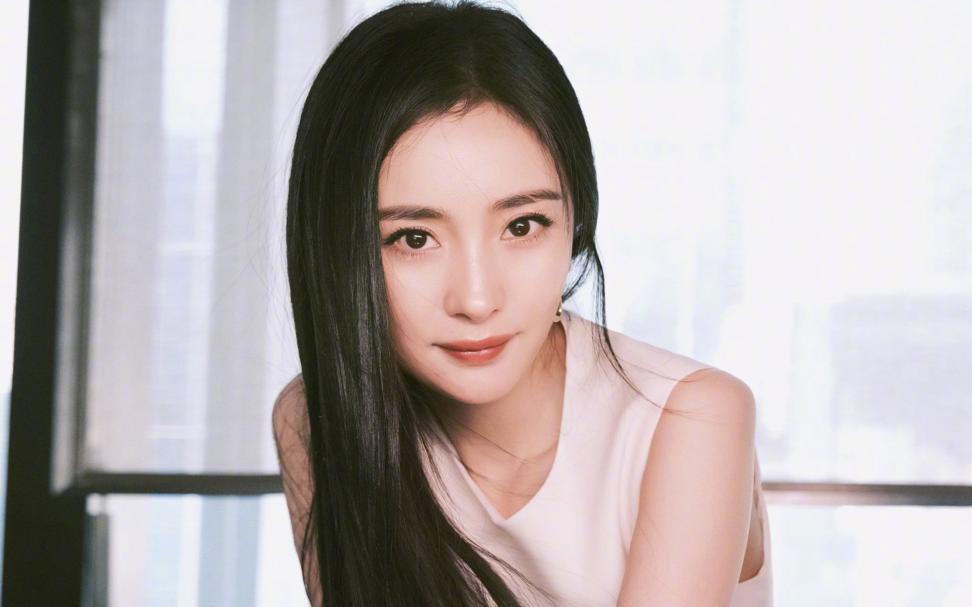 马刺体系碾压山西，灯泡哈登引爆中美篮球焦点战