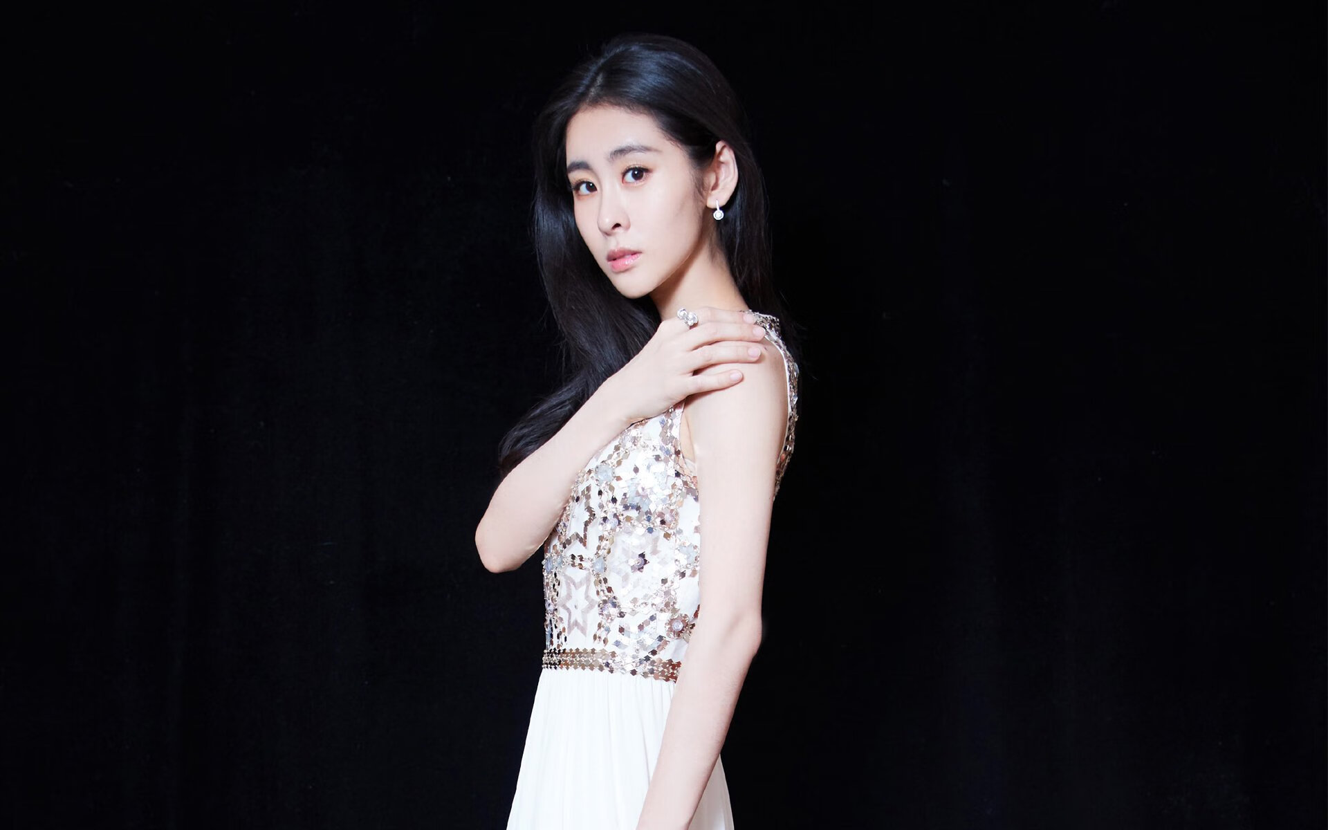 哥伦比亚稳稳拿下安哥拉，阿坎吉打出生涯之夜